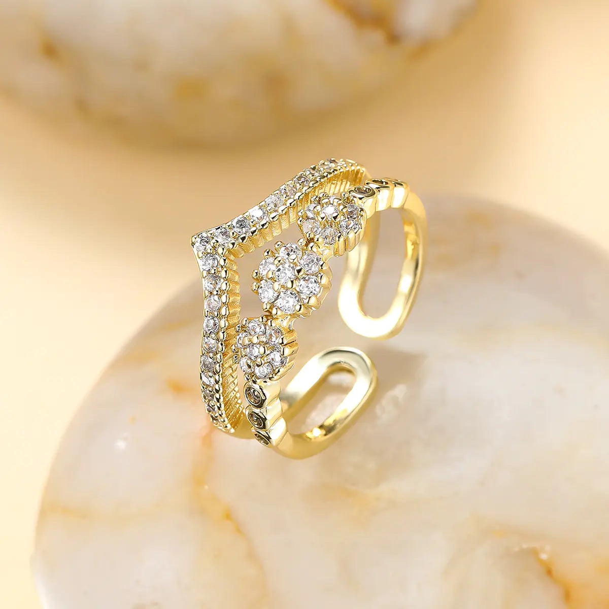 Double-Layer V-Shaped White Diamond Ring